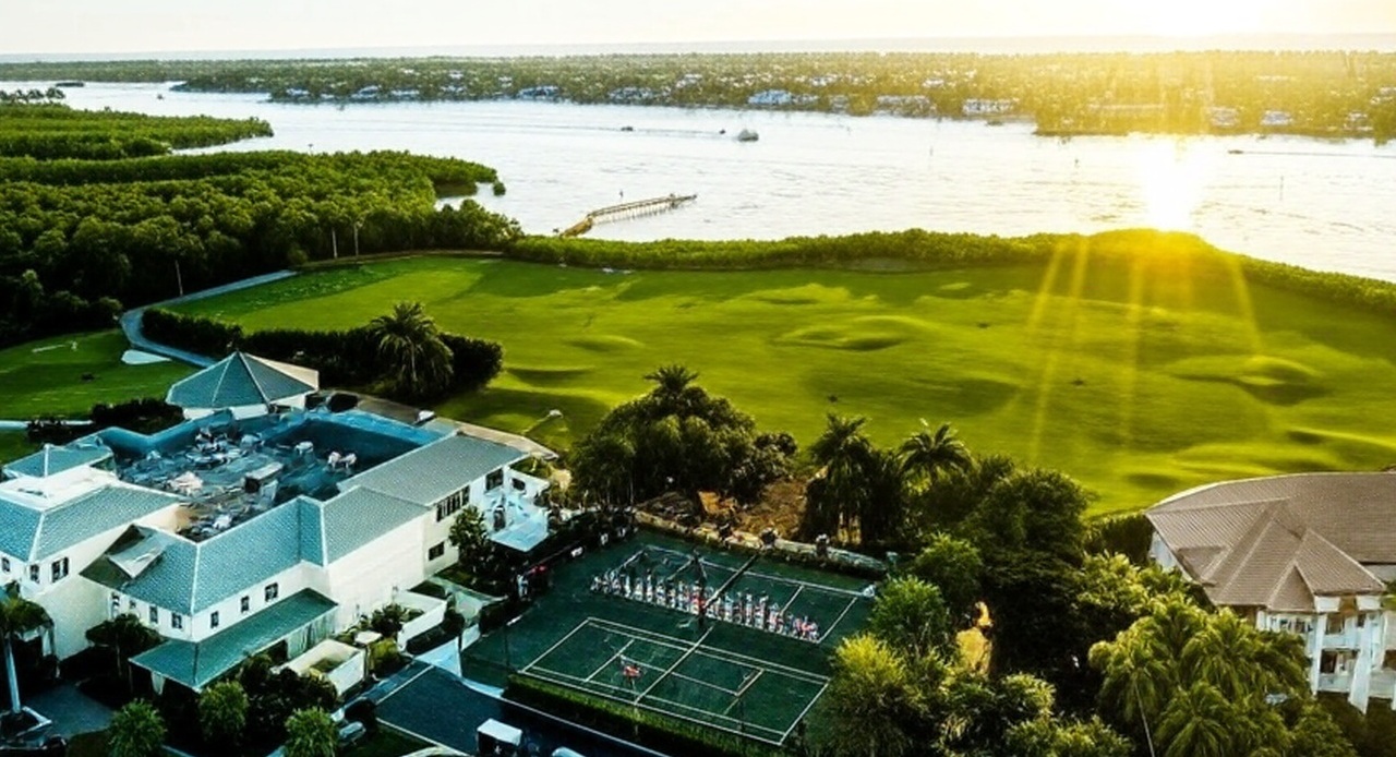 Windstar on Naples Bay
in Naples FL arial view of clubhouse via Grok