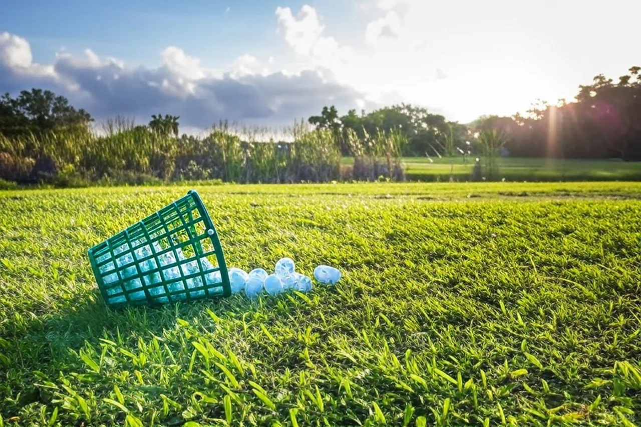 Killian Greens Golf Club bucket of golf balls via Grok